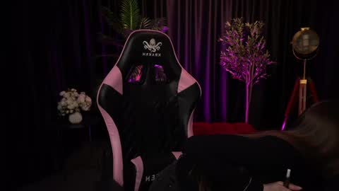 Kitty online show from April 2026 09:26:01 PM