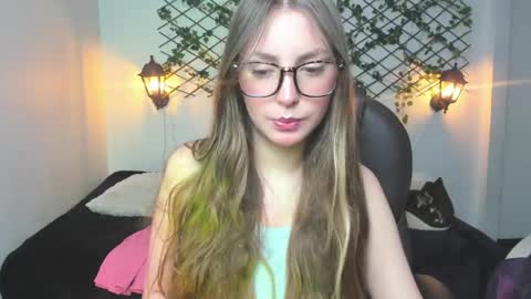 Sophi  online show from March 2026 12:38:01 AM