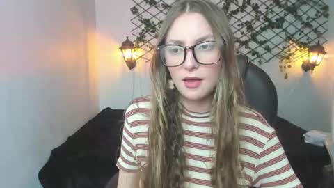 Sophi  online show from March 2026 12:17:02 AM