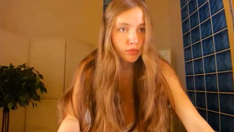 velvet_cherry online show from October 2025 03:35:02 PM