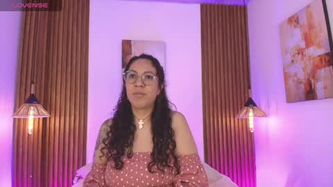 Emma Curly online show from May 2026 12:21:01 PM