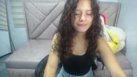 velvet_moon_v online show from September 2025 01:33:01 PM