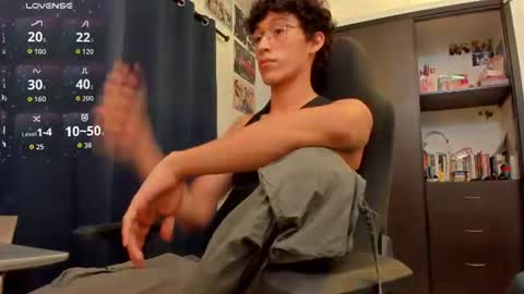 Snapshot of velvet_skyn chatting on June 2026 01:41:02 AM juansito online show from June 2026 01:41:02 AM