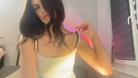 Snapshot of velvetfumble chatting on June 2026 08:58:01 PM Emma online show from June 2026 08:58:01 PM