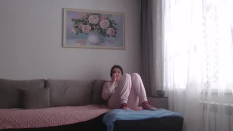 velvetmoon123 online show from February 2026 09:05:01 AM