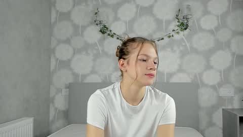 Kelly online show from November 2025 08:30:02 AM