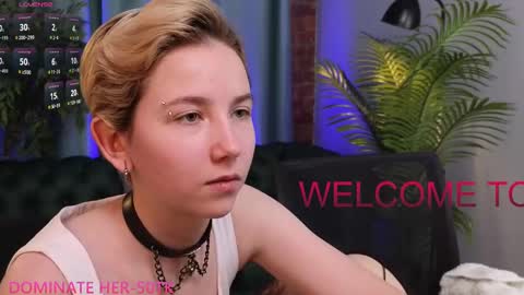 CLEOshort hair  TIna long hair  online show from March 2025 06:30:01 PM