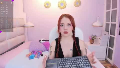 Snapshot of velvetxxvice chatting on September 2025 08:54:02 PM Yvonne online show from September 2025 08:54:02 PM
