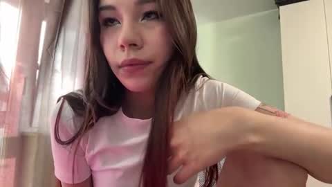 Snapshot of venessasatterwhite chatting on July 2026 02:13:02 PM Milla online show from July 2026 02:13:02 PM