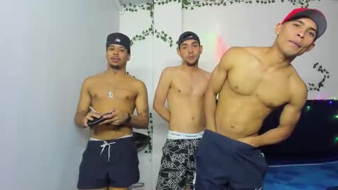 Snapshot of venus_boy2 chatting on November 2025 04:23:02 AM venus_boy2 online show from November 2025 04:23:02 AM