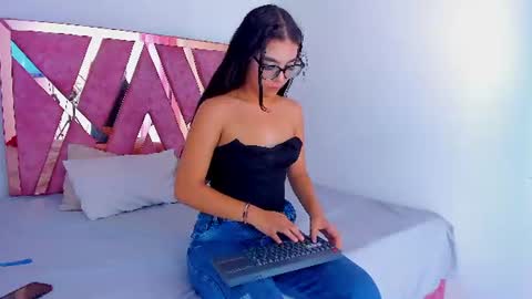 VERONICA online show from June 2026 09:46:01 PM