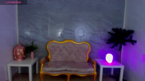 venuss online show from October 2025 04:30:02 PM