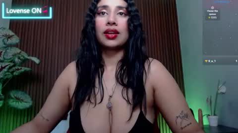 Nice to greet you my name is Vanessa  online show from October 2025 01:42:02 PM