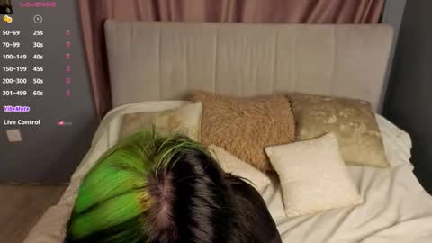 Erica online show from October 2025 08:07:01 PM