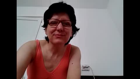 Snapshot of vera_elle chatting on April 2026 06:18:01 AM Vera online show from April 2026 06:18:01 AM