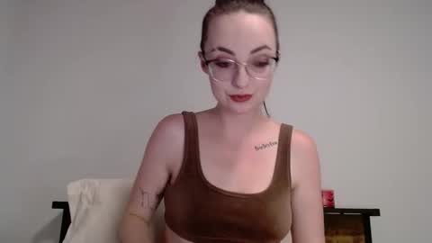 vero495065 online show from September 2025 06:00:01 PM