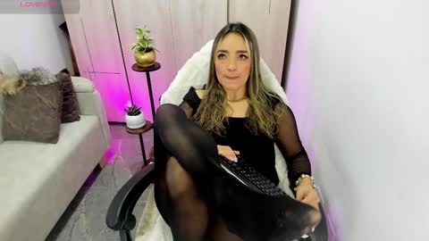 Snapshot of veromars_ chatting on December 2025 10:35:01 AM Catalina online show from December 2025 10:35:01 AM