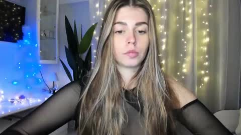 Lolitalolz online show from December 2024 11:29:01 PM