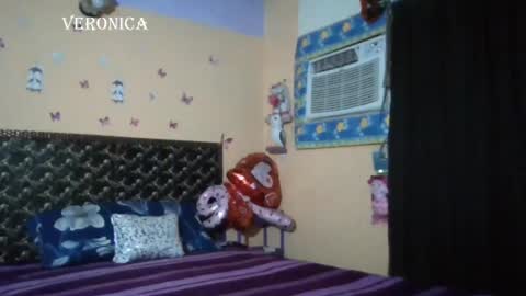 Snapshot of veronica20122 chatting on December 2024 04:31:01 AM Vernica20122 online show from December 2024 04:31:01 AM