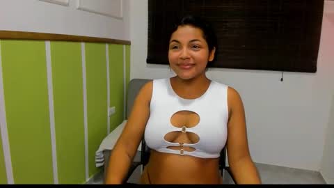 Snapshot of veronica_em1 chatting on November 2025 03:13:02 PM VERONICA online show from November 2025 03:13:02 PM