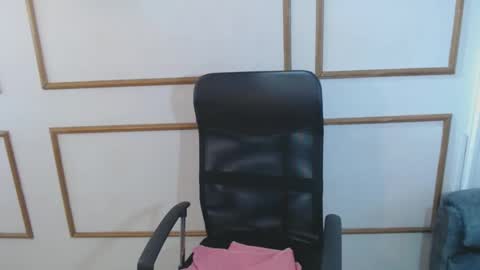 Snapshot of veronica_em1 chatting on November 2025 04:06:01 PM VERONICA online show from November 2025 04:06:01 PM