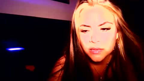 Snapshot of veronicabrown_xxx chatting on March 2026 05:46:02 AM Vero online show from March 2026 05:46:02 AM