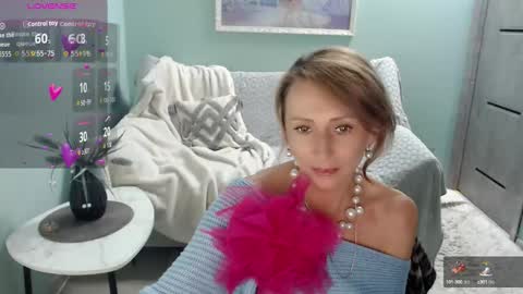 Snapshot of veronicagilbert chatting on October 2025 05:59:02 AM Helen online show from October 2025 05:59:02 AM