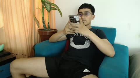 versatileguuy online show from April 2026 09:50:02 PM