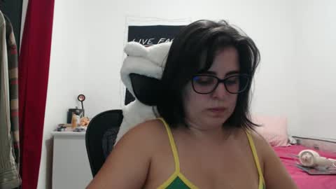 Snapshot of veruca99 chatting on April 2026 10:07:02 PM veruca99 online show from April 2026 10:07:02 PM
