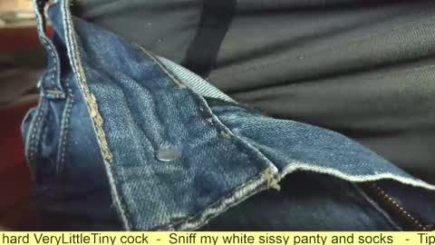 Snapshot of verylittletiny chatting on November 2025 08:24:01 AM Erik online show from November 2025 08:24:01 AM