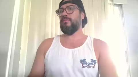 Snapshot of vesturelove chatting on September 2025 05:58:02 PM vesturelove online show from September 2025 05:58:02 PM