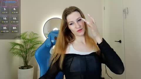 Snapshot of viamltdreamer chatting on October 2025 02:12:01 AM viamltdreamer online show from October 2025 02:12:01 AM