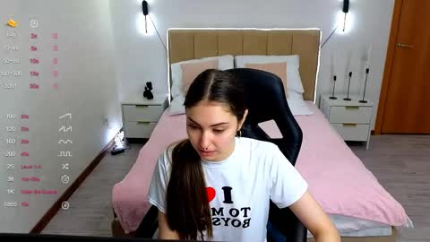 vibetwinkle online show from May 2026 08:11:01 AM