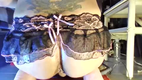 V I B R A N D A online show from March 2026 07:42:01 PM