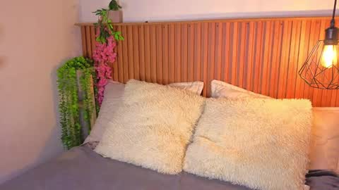 VICTORIA online show from September 2025 07:48:02 PM