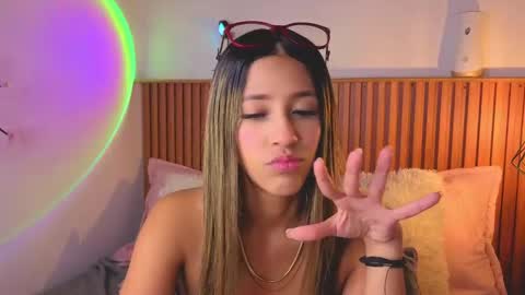 VICTORIA online show from September 2025 06:33:01 PM