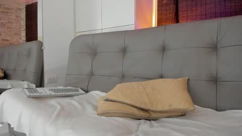 Amy online show from October 2025 01:45:02 PM