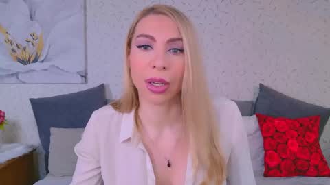 Snapshot of vicky_venus chatting on June 2026 02:28:02 AM VickyVenus online show from June 2026 02:28:02 AM
