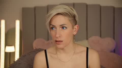 vickysecret96 online show from January 2025 05:35:02 PM