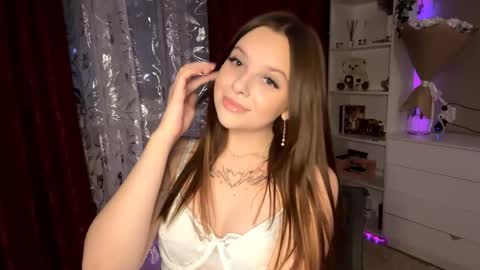 victoria2374 online show from April 2026 06:44:02 PM