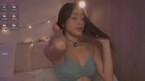 Snapshot of victoria__rossi chatting on May 2026 01:18:02 PM online show from May 2026 01:18:02 PM