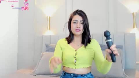 victoria  online show from October 2025 07:08:01 PM