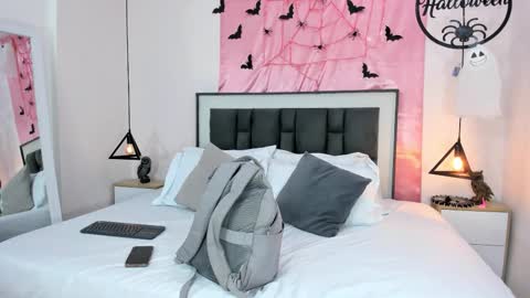 valentina online show from November 2025 11:42:02 AM