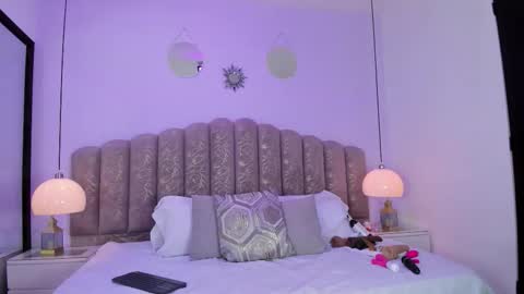 valentina online show from February 2026 12:19:01 PM