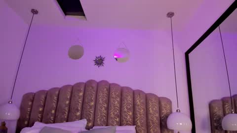 valentina online show from March 2026 12:01:02 PM