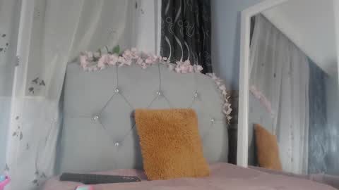 victoria_founta1n online show from March 2026 06:45:02 PM