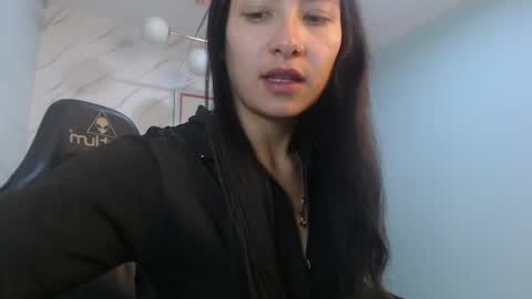 Snapshot of victoria_hernandez_t chatting on June 2026 01:21:02 PM Victoria online show from June 2026 01:21:02 PM