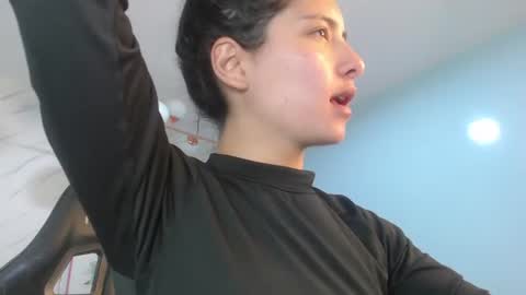 Snapshot of victoria_hernandez_t chatting on June 2026 01:15:02 PM Victoria online show from June 2026 01:15:02 PM