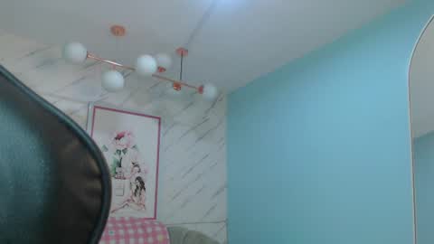 Snapshot of victoria_hernandez_t chatting on June 2026 01:10:01 PM Victoria online show from June 2026 01:10:01 PM