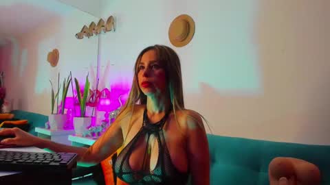 Victoria  online show from February 2025 12:24:02 PM